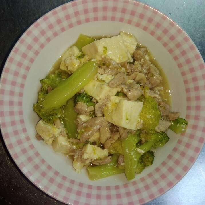 豆腐と豚肉とブロッコリーの炒め物